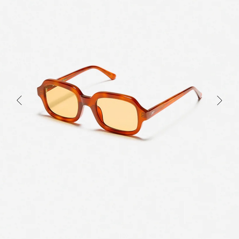 Brand New//Never Worn Lexxola Jordy in Tort/Yellow